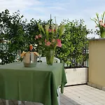 Отель Flora