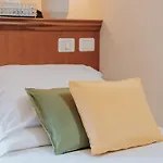 Отель Flora 3*