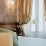 Отель Flora 3*