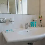 Flora Отель Стреза