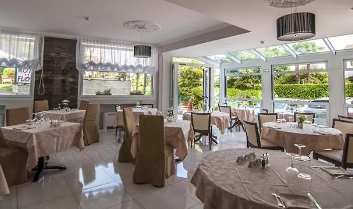 Flora Szálloda Stresa