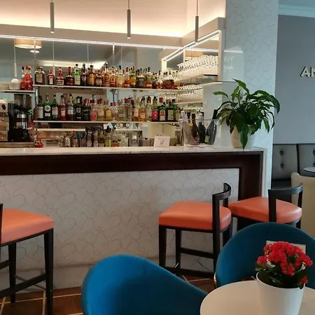 弗洛拉酒店 酒店 3*